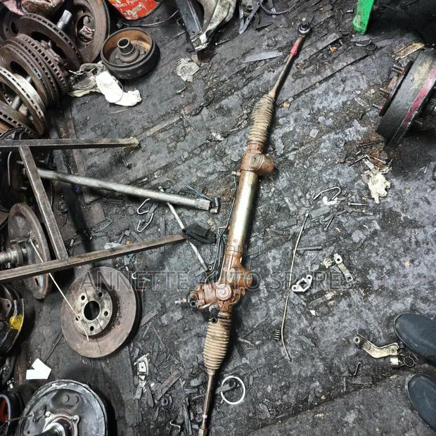 Toyota Hilux Level Steering Rack