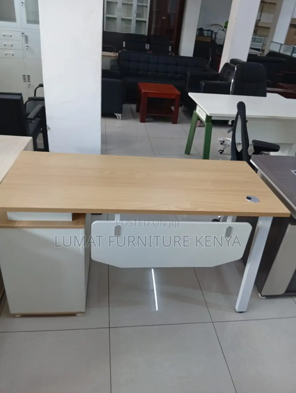 Advanced Workstation With Storage