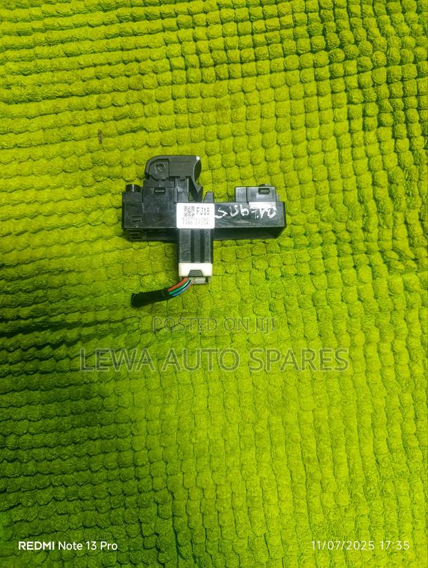 Passengers Power Window Switch - thumbnail 2