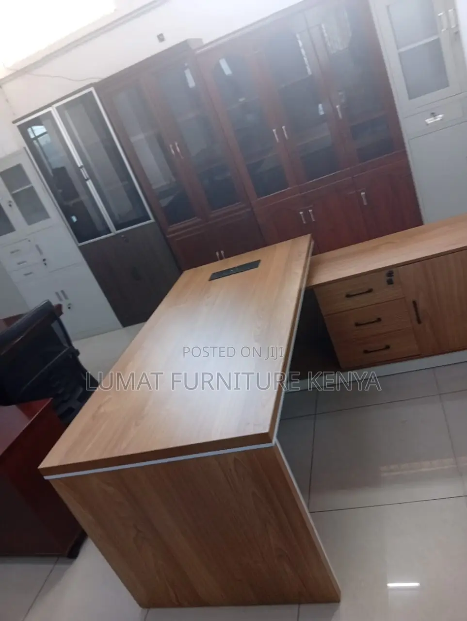 1.6m Professional Office Table With Drawers