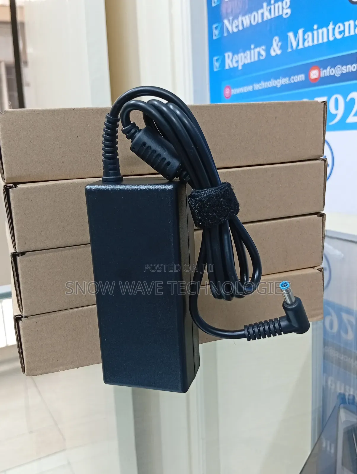 HP Blue Pin Adapter 65w
