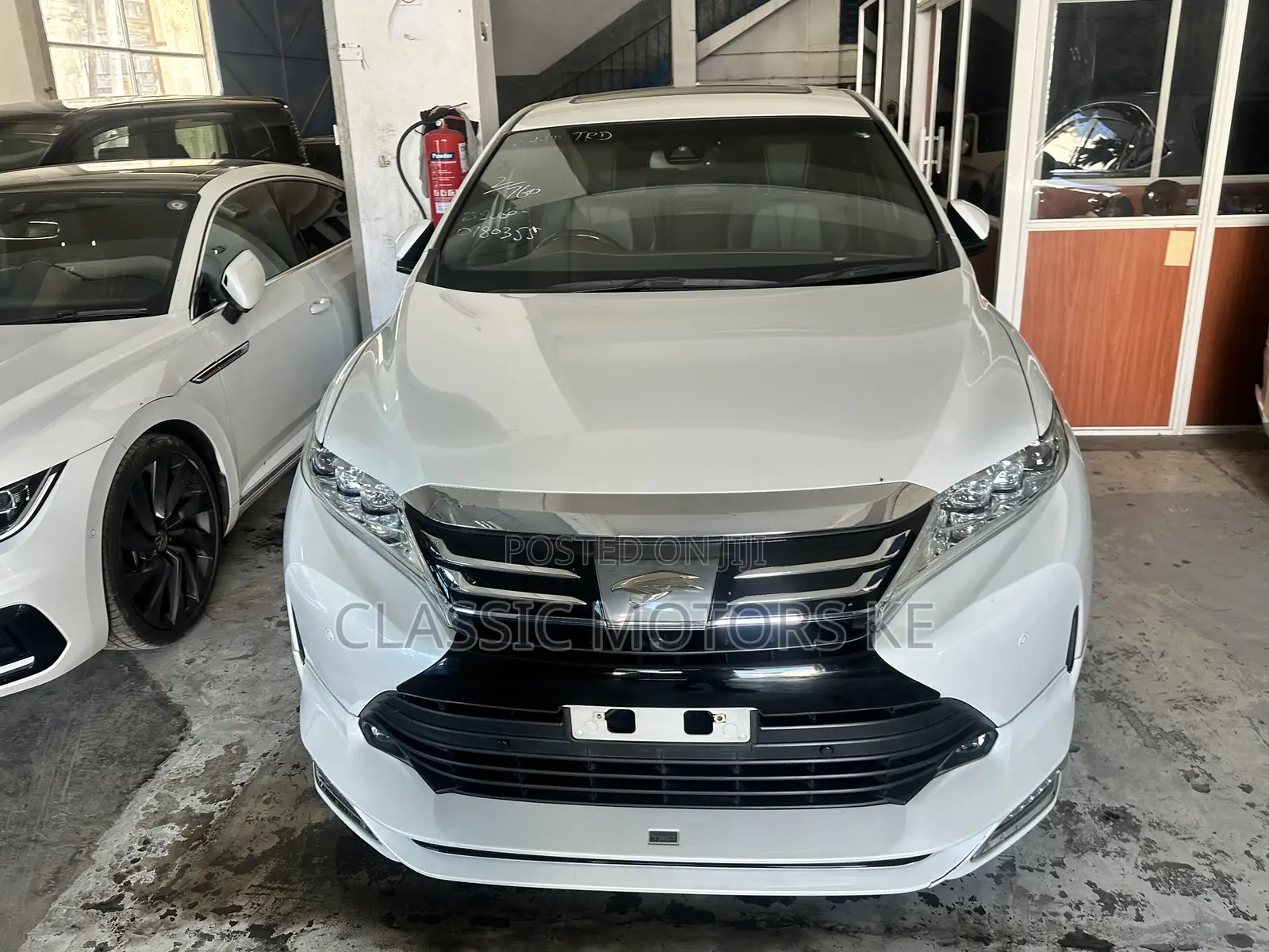 Toyota Harrier 2.0 Turbo 2019 White