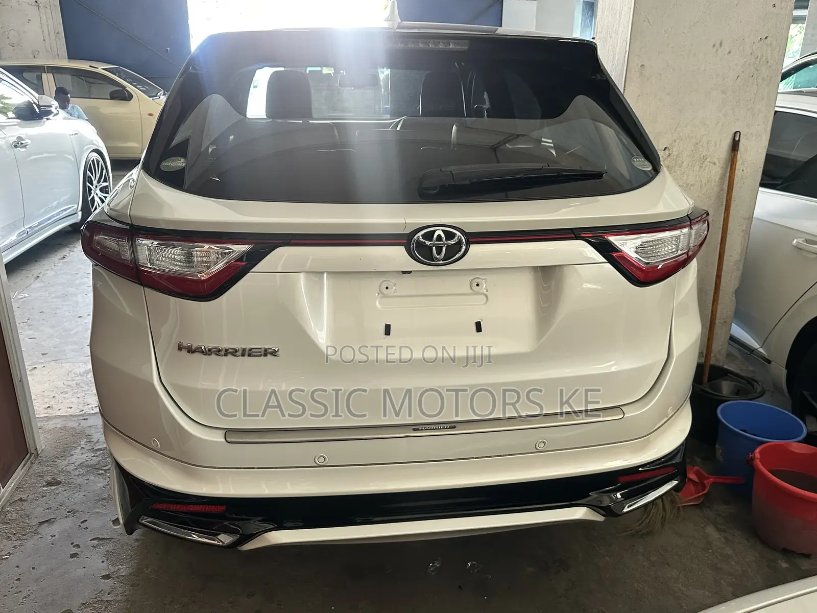 Toyota Harrier 2.0 Turbo 2019 White