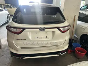 Toyota Harrier 2.0 Turbo 2019 White