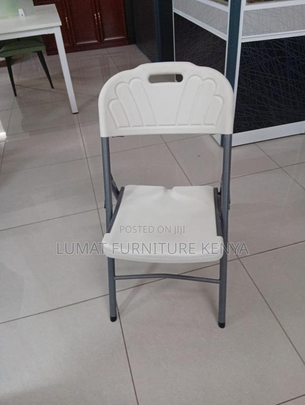 Outdoor/Indoor Folding Plastic Chair - thumbnail 2