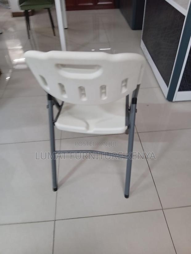 Outdoor/Indoor Folding Plastic Chair - thumbnail 3