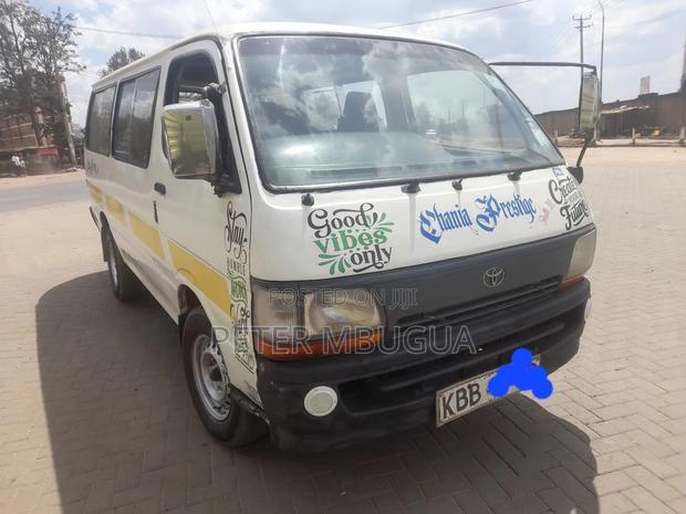 Toyota HiAce 2003 White