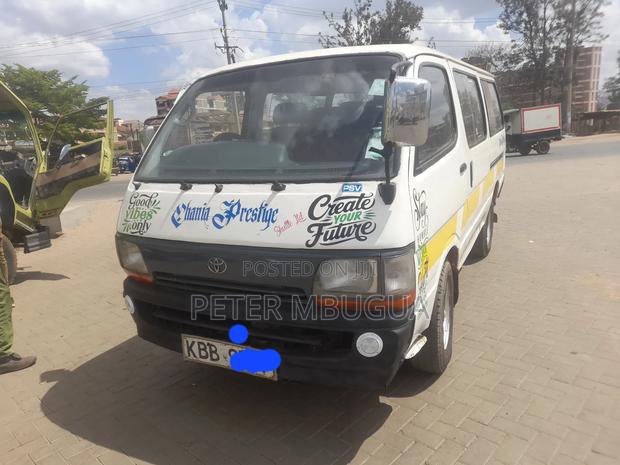 Toyota HiAce 2003 White - thumbnail 2