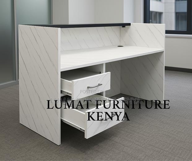 Professional Welcome Desk - main view