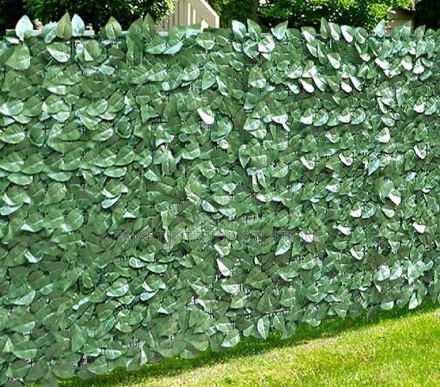 Sun-Proof Artificial Privacy Fence - main view