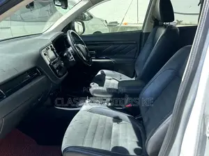 Mitsubishi Outlander 2.0 PHEV AWD 2019 White