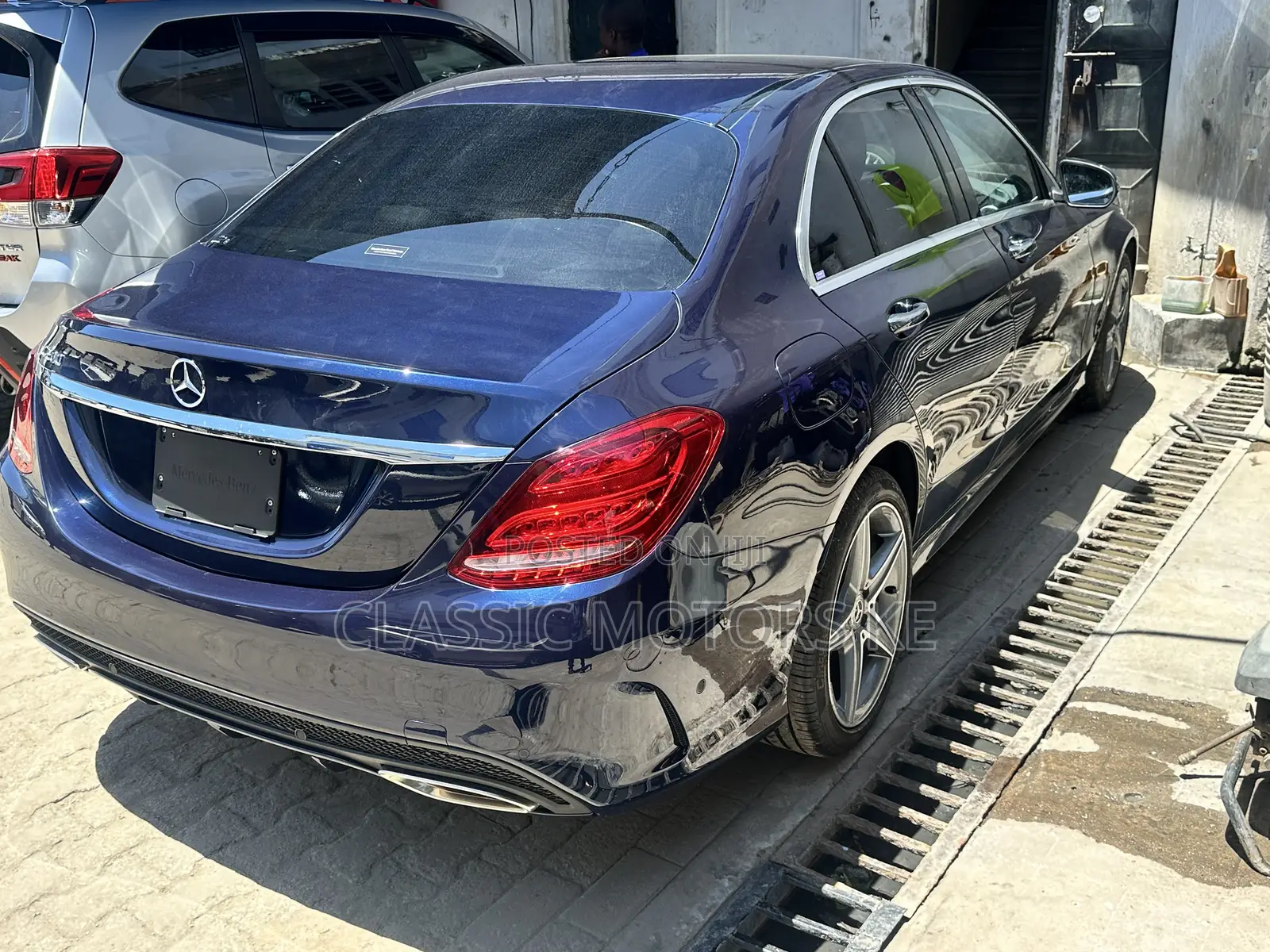 Mercedes-Benz C200 2018 Blue