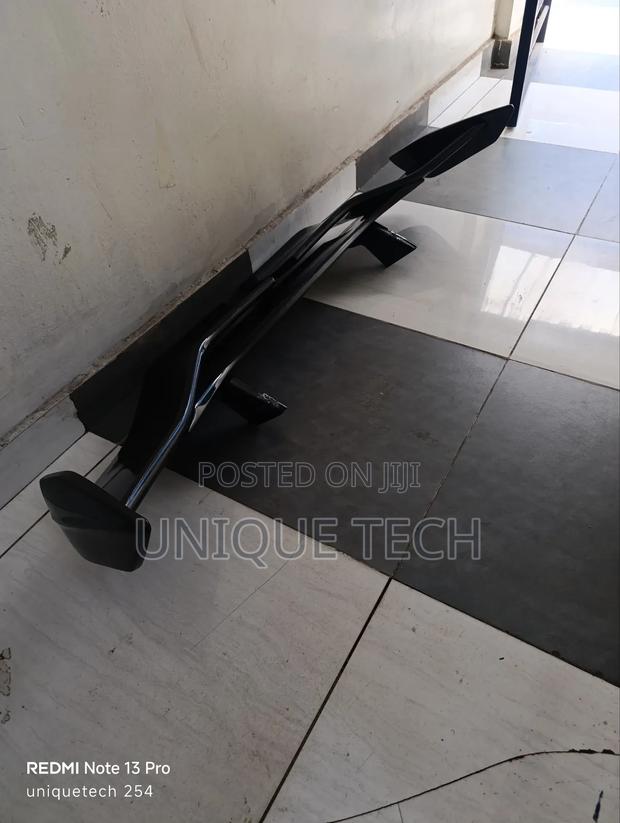 Black Universal Sports Car Spoiler
