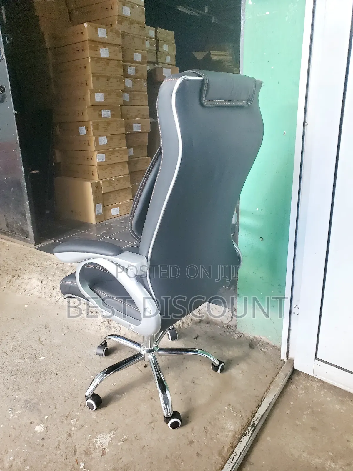 Ergonomic Leather Office Chair With Lumbar Support