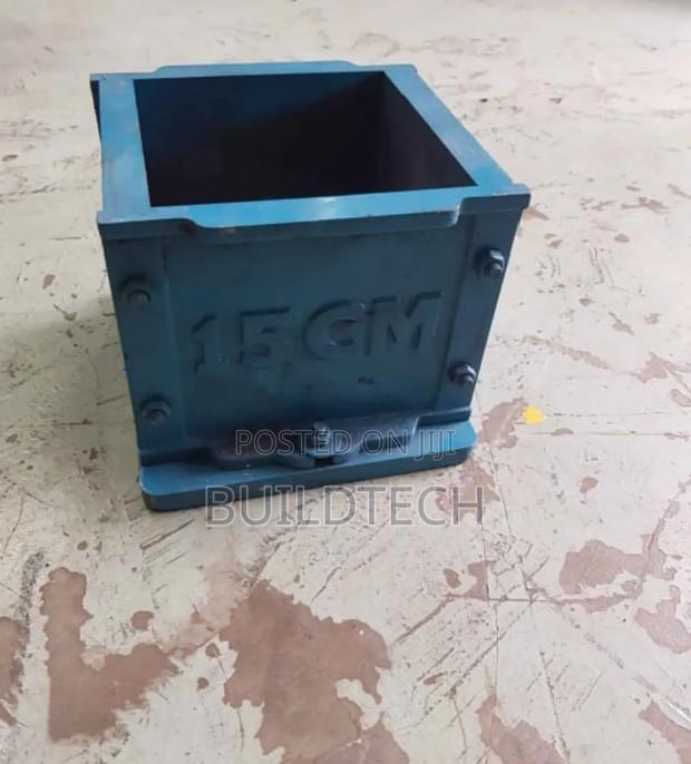 Heavy Duty Cast Iron Cube Mould - main view