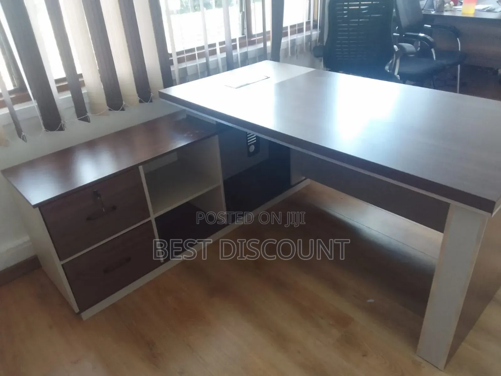Executive Office Desk - Modern Design