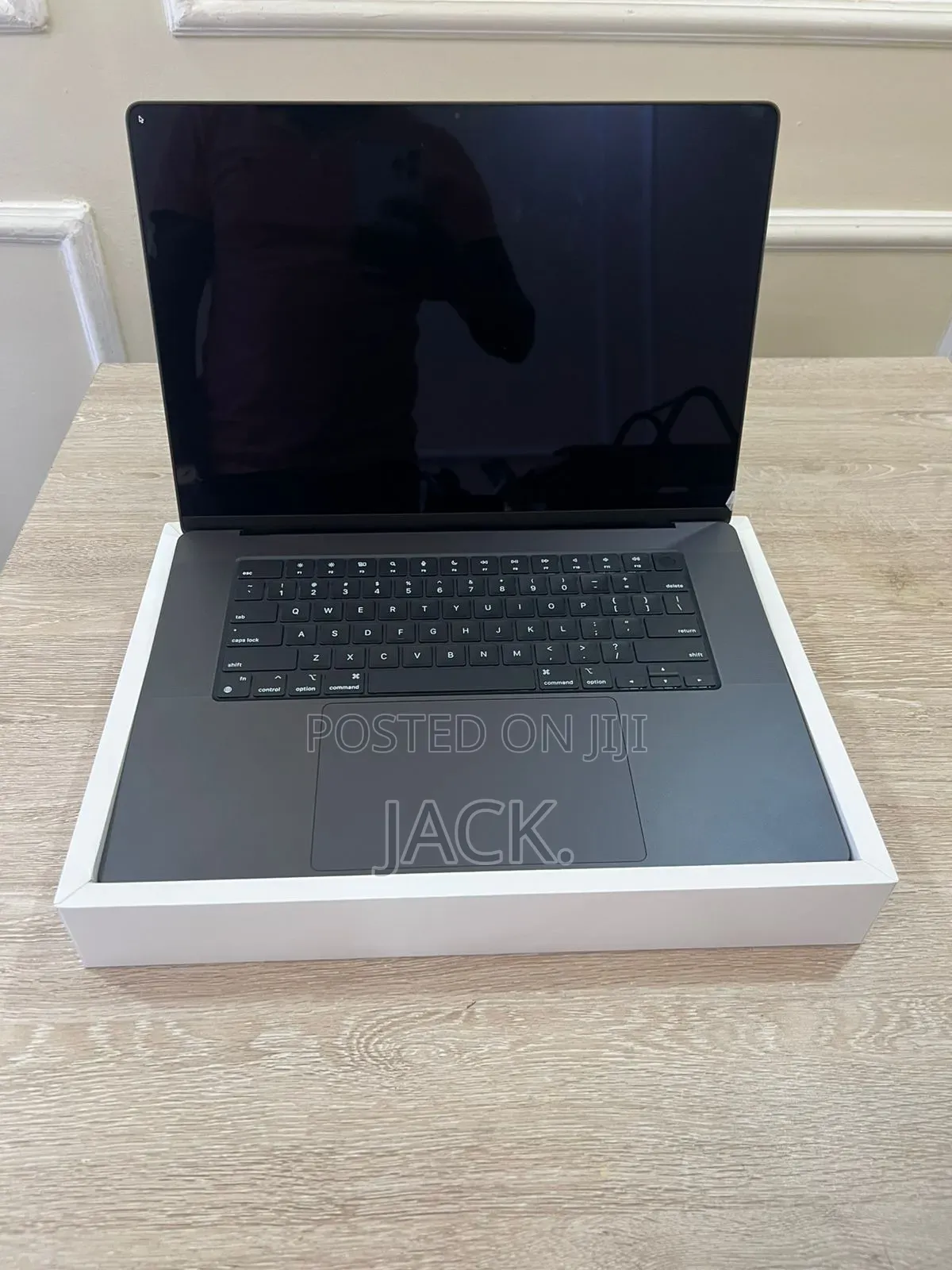 New Apple MacBook Pro 2023 M3 Pro 16-Inch 18GB Apple M3 SSD 512GB