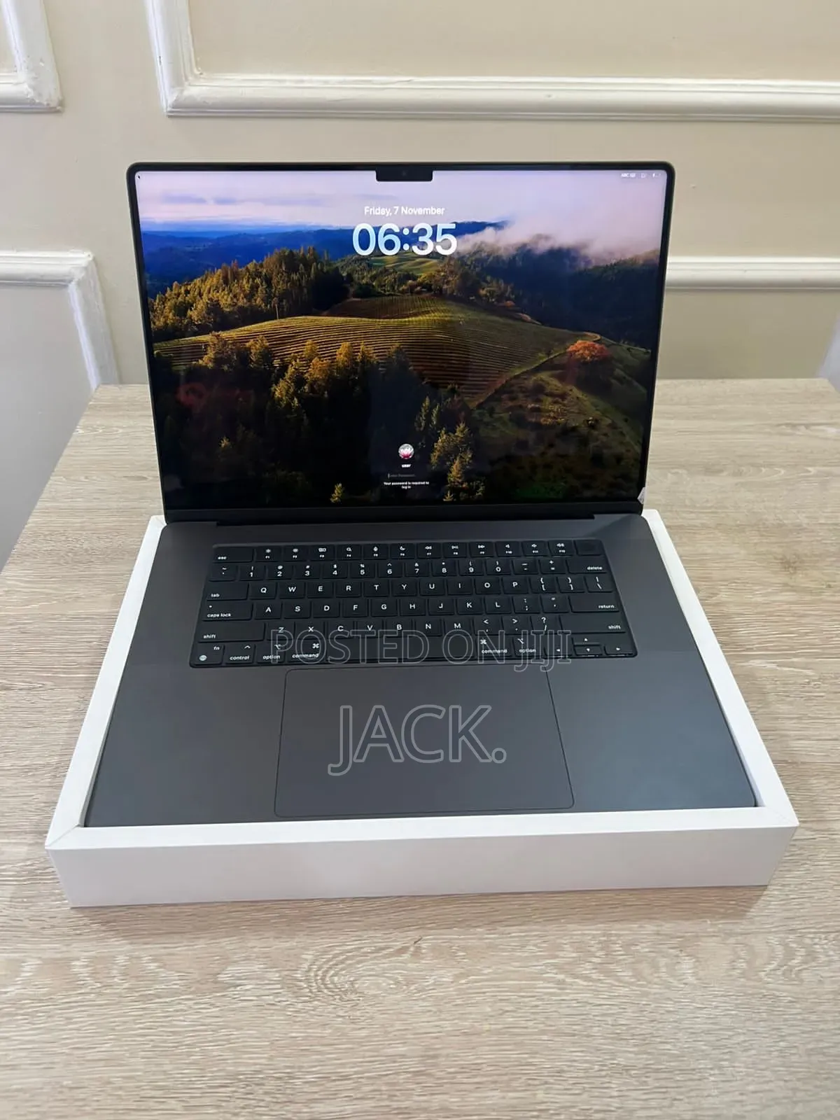 New Apple MacBook Pro 2023 M3 Pro 16-Inch 18GB Apple M3 SSD 512GB