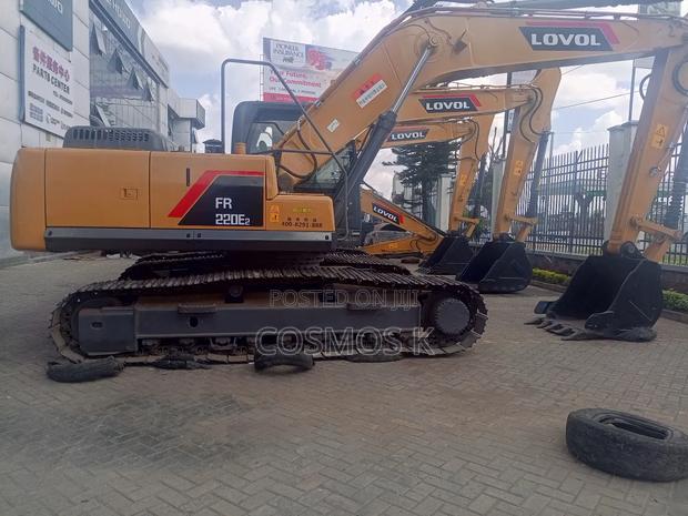 Slightly Used 22t Excavator - main view