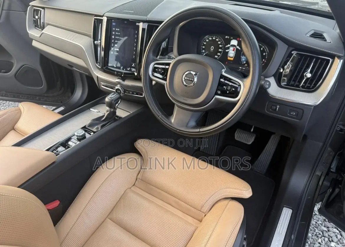 Volvo XC60 T5 Inscription AWD 2018 Gray