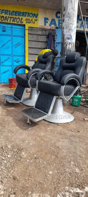 Kinyozi Seat