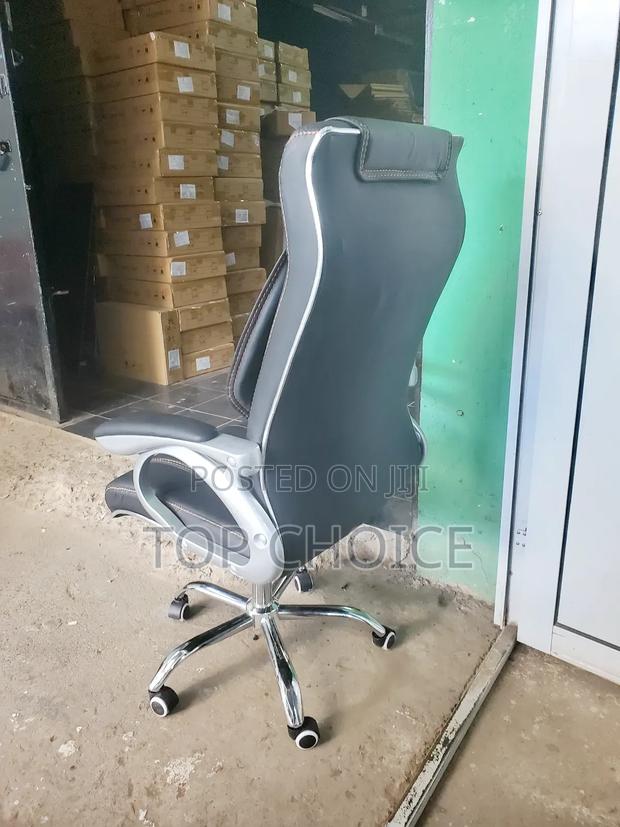 Luxury Swivel Office Chairs - thumbnail 2