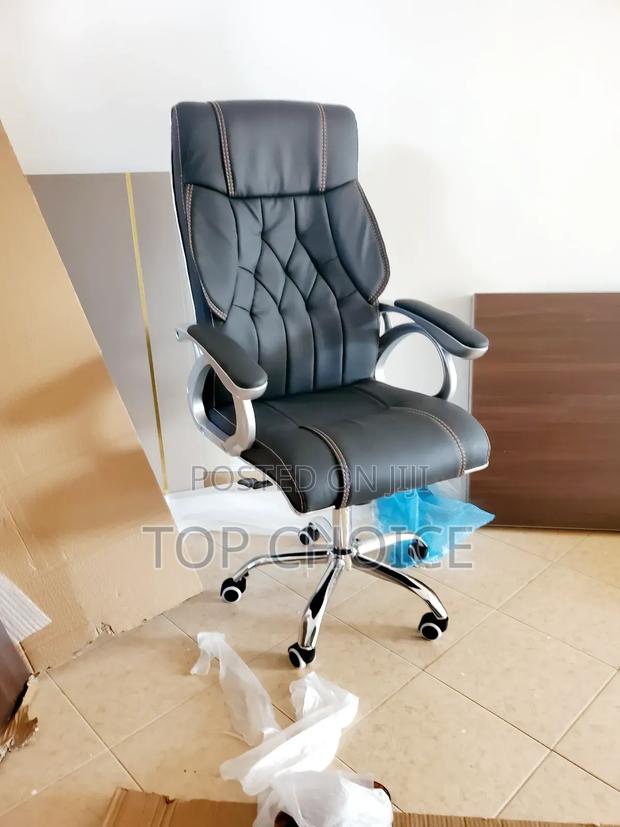 Ergonomic Leather Chair With Lumbar Support