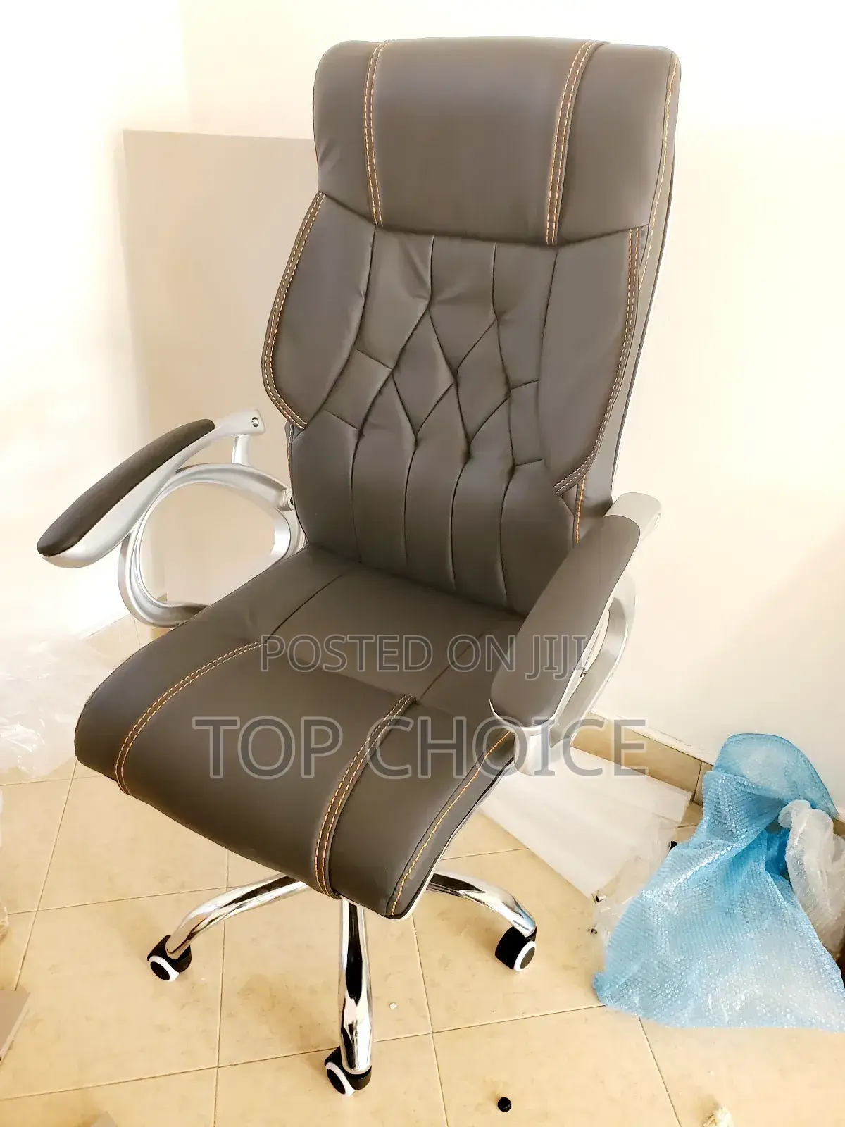 Ergonomic Leather Chair With Lumbar Support
