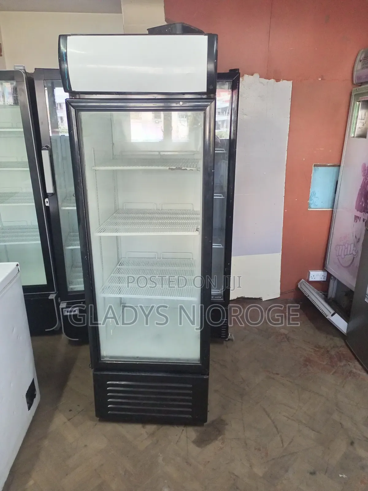 Display 400l ( With Canopy) High Performance