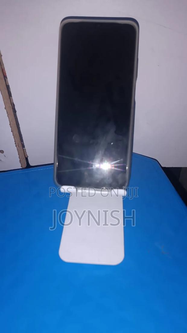 Flexible Brand New Phone Holder - thumbnail 2