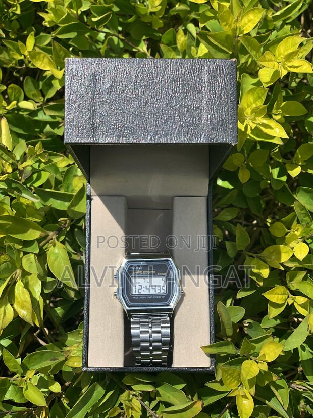 Unisex Vintage Casio Digital Watch - thumbnail 4
