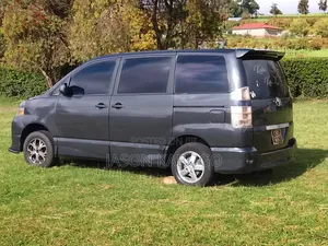 Voxy 7-Seater 4 Hire.