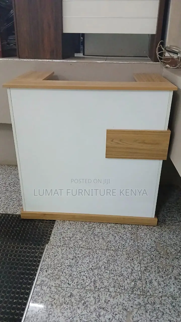 1.6m Office Reception White Desk