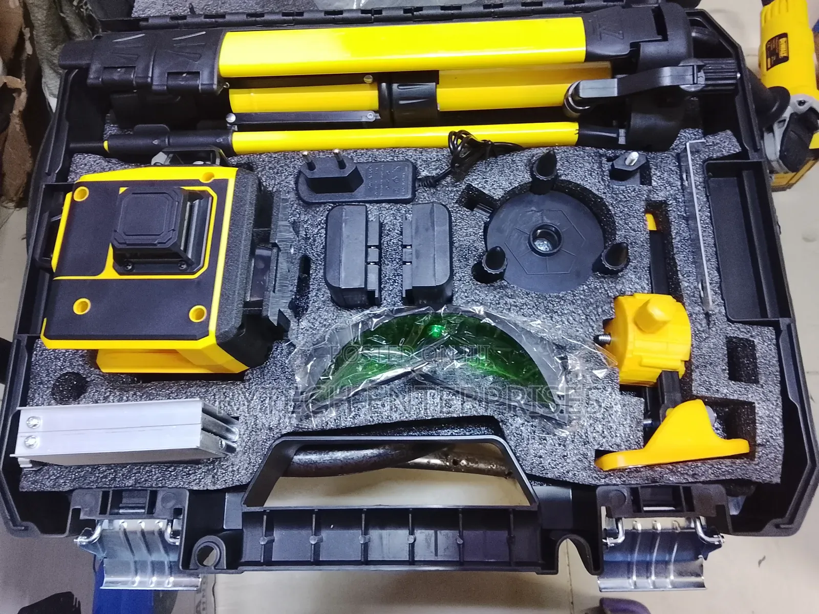 Dewalt Auto Level Machine