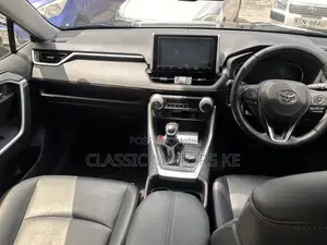Toyota RAV4 Hybrid 2020 Blue