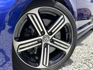 Volkswagen Golf R 4-Door w/DCC & Navigation 2019 Blue