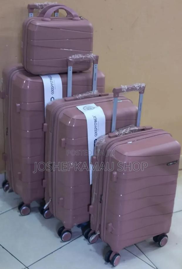 *4 In 1 Luxurious Unbreakable Suitcase*▪Zipper Clos