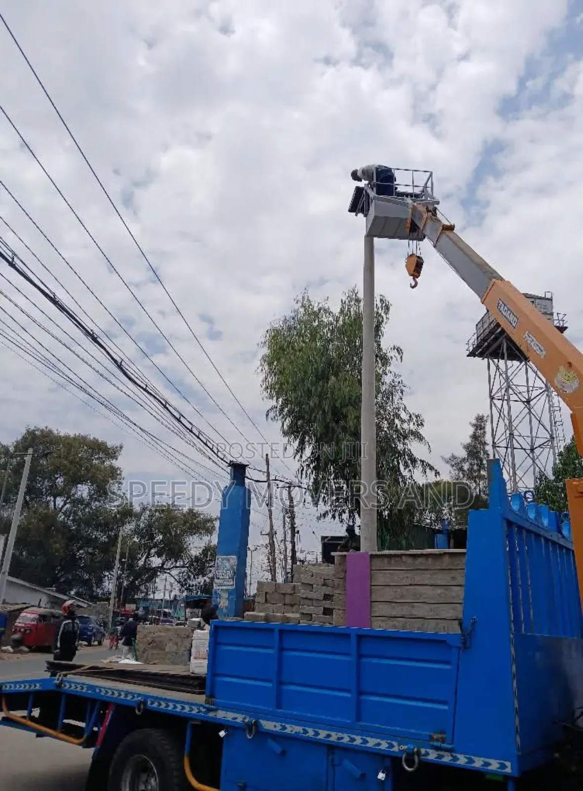 Hoisting Crane for Jobs Accesible