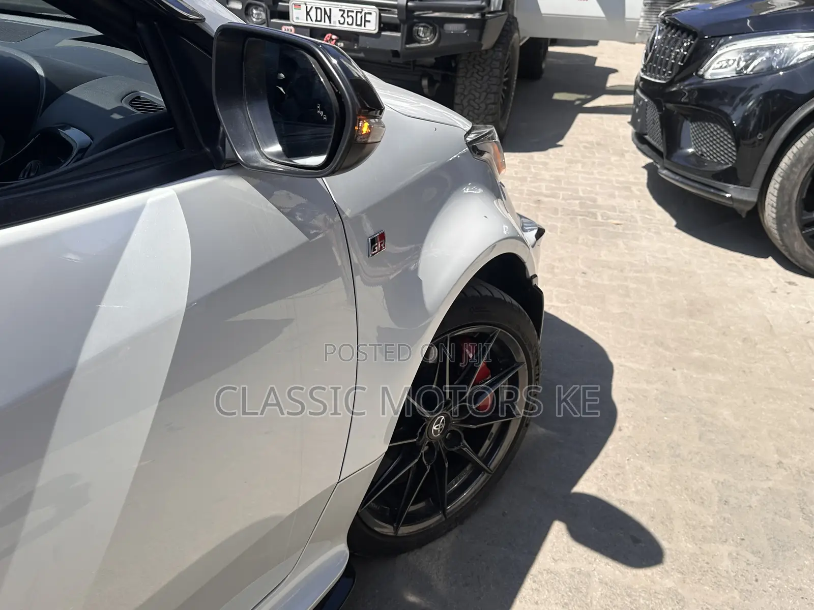 Toyota Yaris 2021 White