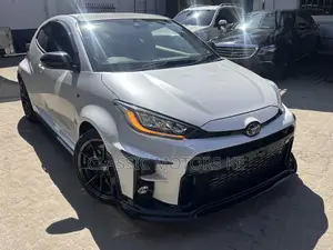 Toyota Yaris 2021 White