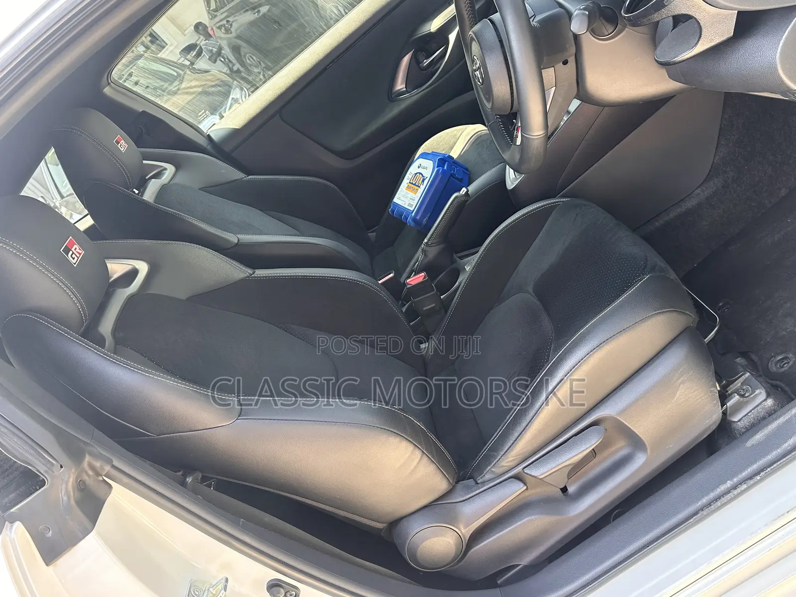 Toyota Yaris 2021 White