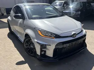 Toyota Yaris 2021 White