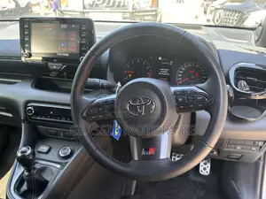 Toyota Yaris 2021 White
