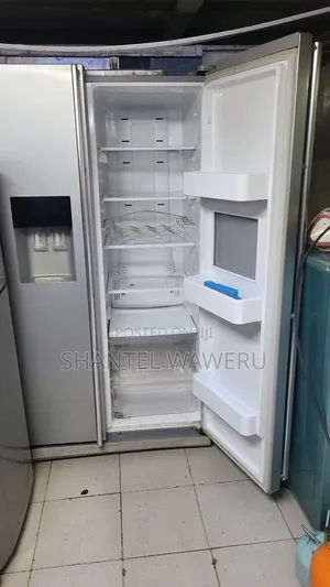 Twin Door Refrigerator/ 2 Doors in Good Condition
