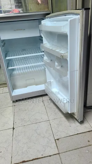 120litres Min Single Door Fridge/ Table Top Refrigerator
