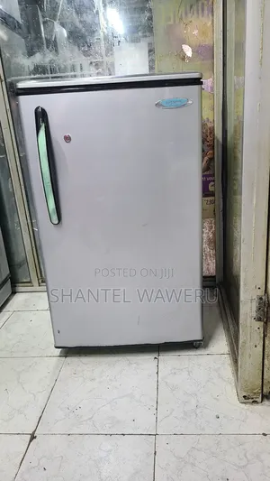 120litres Min Single Door Fridge/ Table Top Refrigerator