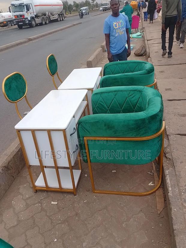 Fancy Nails Table - main view