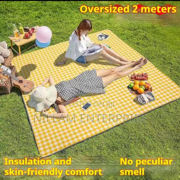 Waterproof Outdoor Picnic Mat - main view