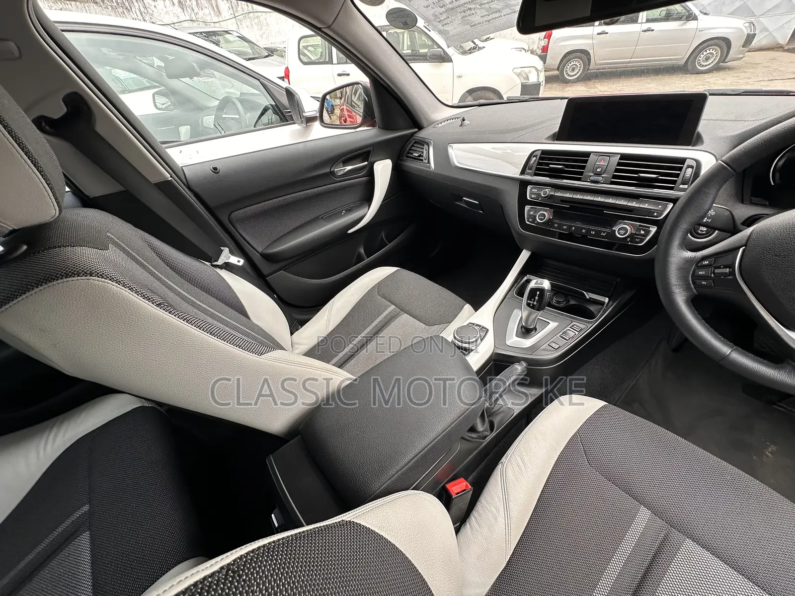 BMW 118i 2018 Red