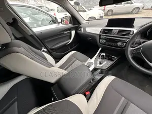 BMW 118i 2018 Red